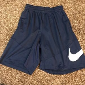 Men’s large Nike basketball shorts
